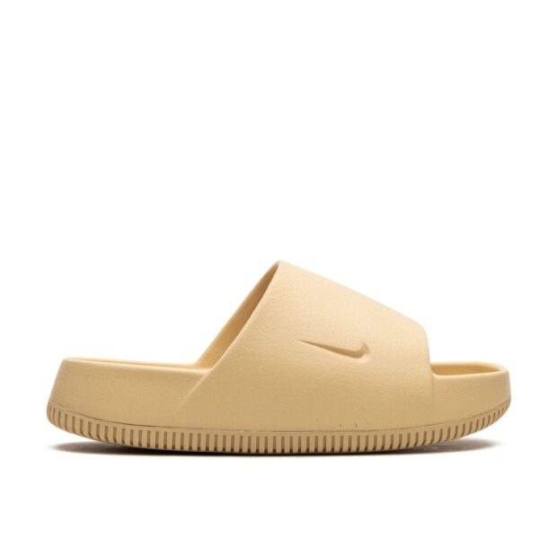 Nike
Calm "Sesame" slides